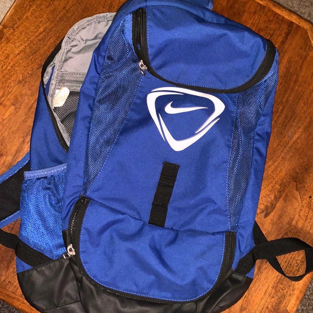 ☮️ 2016 Nike Pro Backpack with Ball Pocket